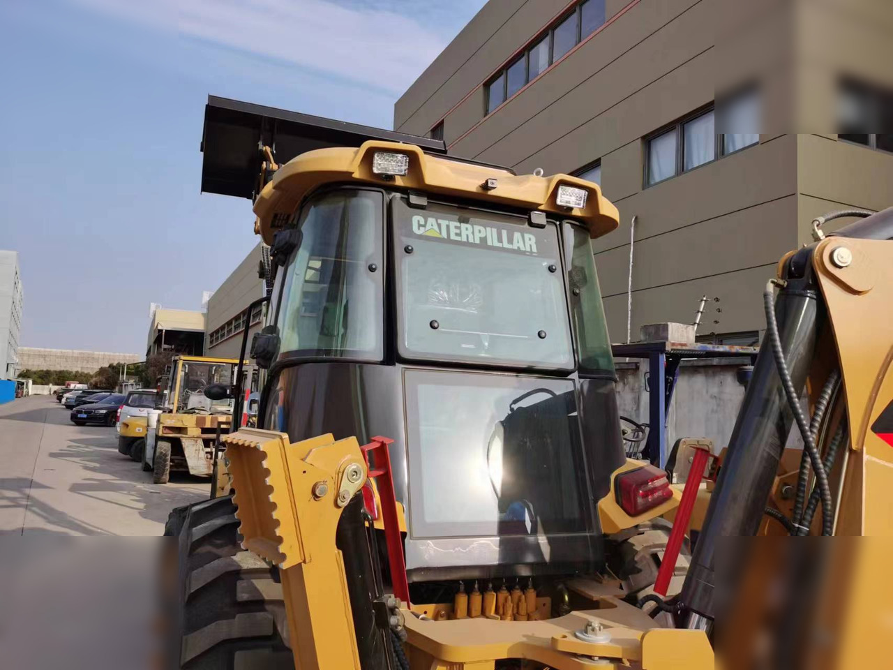 CATERPILLAR 420F - Rýpadlo-nakladač: obrázok 2 CATERPILLAR 420F - Rýpadlo-nakladač: obrázok 2