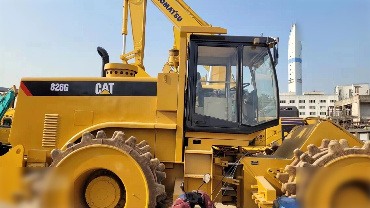 CATERPILLAR 826G - Kompaktor: obrázok 4 CATERPILLAR 826G - Kompaktor: obrázok 4