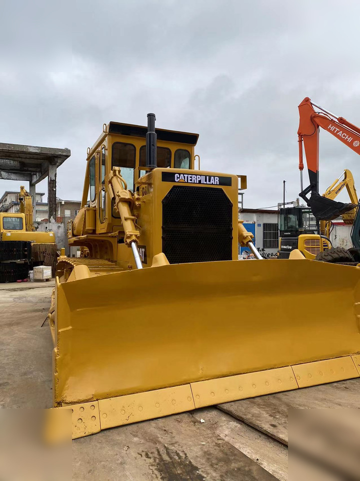 CATERPILLAR D8K - Buldozér: obrázok 2 CATERPILLAR D8K - Buldozér: obrázok 2