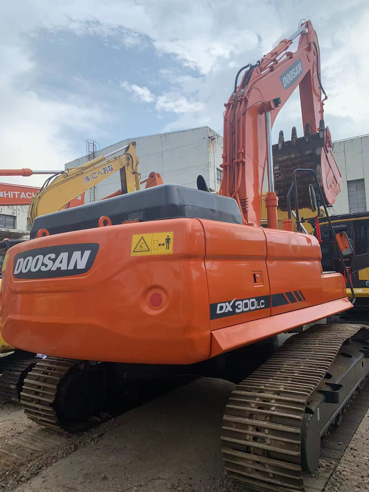DOOSAN DX300LC - Pásové rýpadlo: obrázok 2 DOOSAN DX300LC - Pásové rýpadlo: obrázok 2