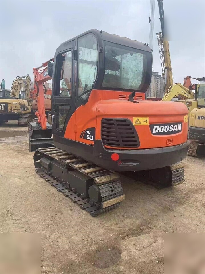 DOOSAN DX60 - Pásové rýpadlo: obrázok 5 DOOSAN DX60 - Pásové rýpadlo: obrázok 5