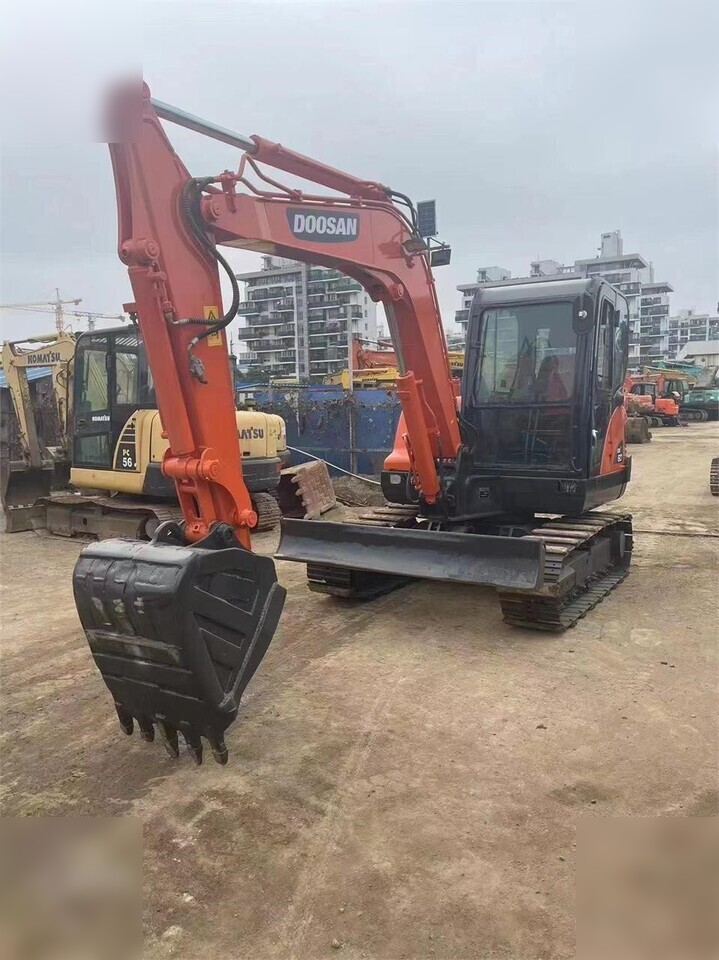 DOOSAN DX60 - Pásové rýpadlo: obrázok 1 DOOSAN DX60 - Pásové rýpadlo: obrázok 1