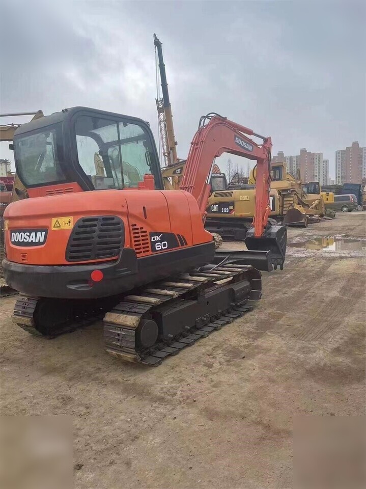 DOOSAN DX60 - Pásové rýpadlo: obrázok 2 DOOSAN DX60 - Pásové rýpadlo: obrázok 2