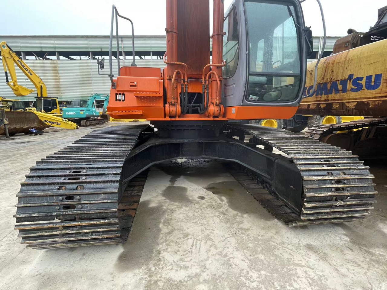 HITACHI ZX350LCH-1 - Pásové rýpadlo: obrázok 2 HITACHI ZX350LCH-1 - Pásové rýpadlo: obrázok 2