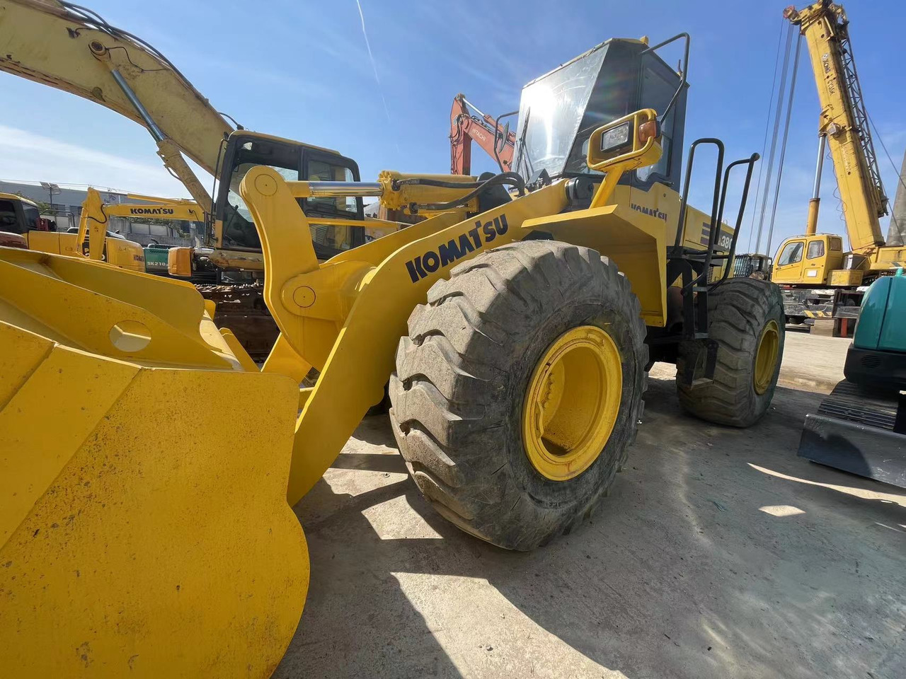 KOMATSU WA380-3 - Kolesový nakladač: obrázok 3 KOMATSU WA380-3 - Kolesový nakladač: obrázok 3