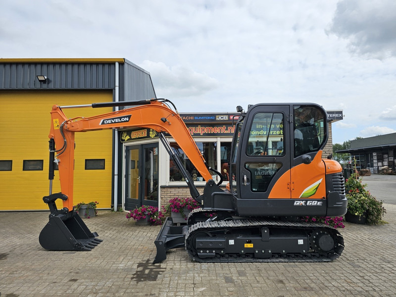 Develon DX60E-10N - Mini rýpadlo: obrázok 1 Develon DX60E-10N - Mini rýpadlo: obrázok 1