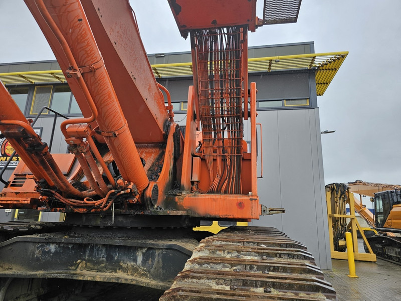 Pásové rýpadlo Hitachi EX800H-5: obrázok 11 Pásové rýpadlo Hitachi EX800H-5: obrázok 11
