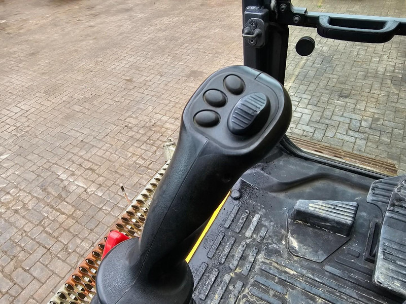 Pásové rýpadlo Komatsu HB215LC-2: obrázok 18