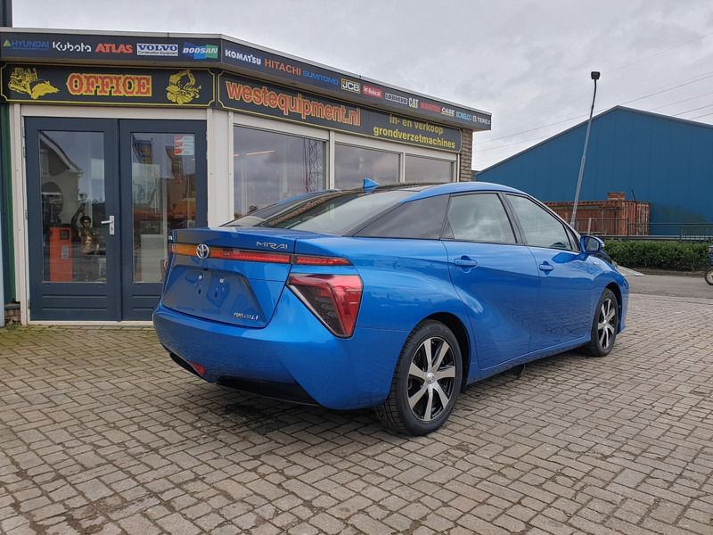 Toyota Mirai - Sedan: obrázok 5 Toyota Mirai - Sedan: obrázok 5