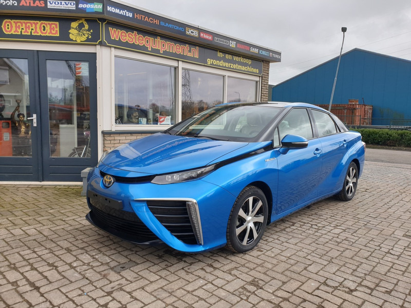 Toyota Mirai - Sedan: obrázok 2 Toyota Mirai - Sedan: obrázok 2