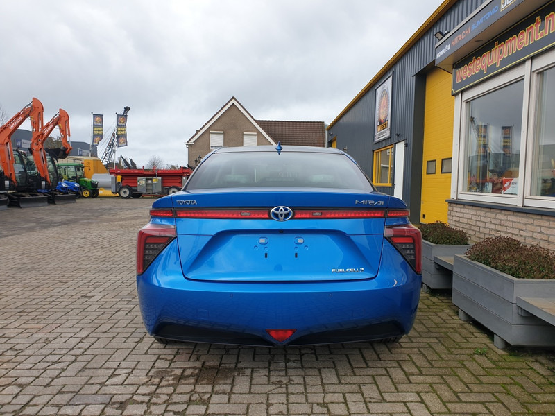 Toyota Mirai - Sedan: obrázok 4 Toyota Mirai - Sedan: obrázok 4