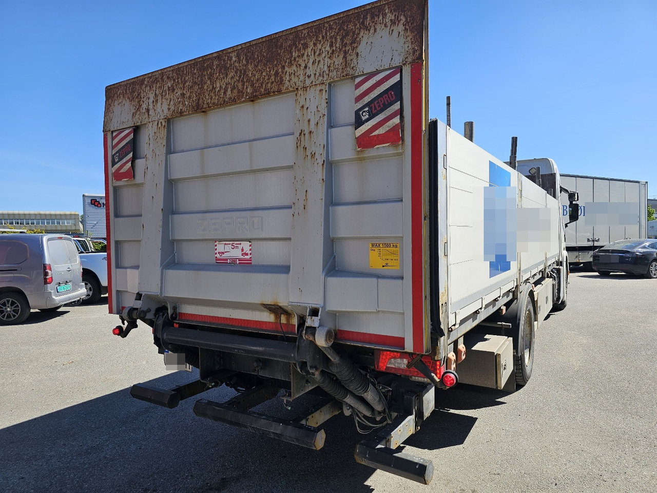 Scania P320 - Valníkový/ Plošinový nákladný automobil, Auto s hydraulickou rukou: obrázok 5 Scania P320 - Valníkový/ Plošinový nákladný automobil, Auto s hydraulickou rukou: obrázok 5