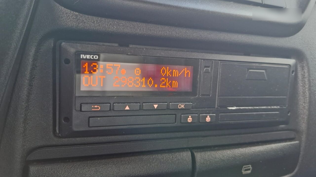 Odťahovy voz IVECO Daily 35s18 / HIMATIC / euro6 / 35.000 euro NETTO: obrázok 15 Odťahovy voz IVECO Daily 35s18 / HIMATIC / euro6 / 35.000 euro NETTO: obrázok 15