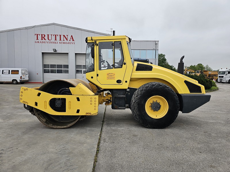 BOMAG BW213DH-4 - Kompaktor: obrázok 1 BOMAG BW213DH-4 - Kompaktor: obrázok 1