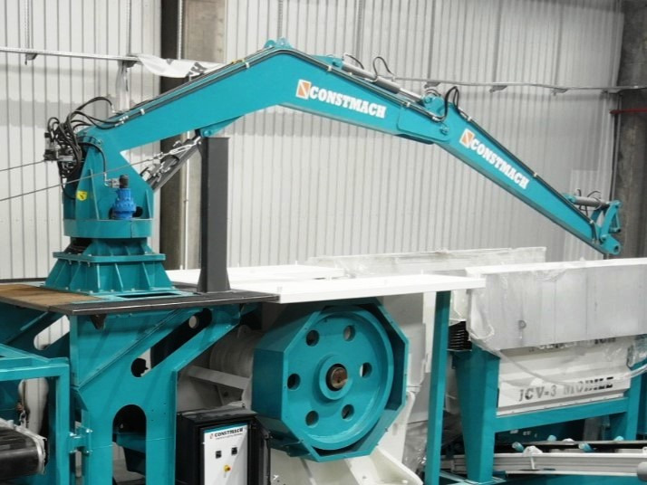 CONSTMACH Brise-Roche Hydraulique – Puissance Maximale pour les Travaux de Démolition les Plus Durs - Drvič: obrázok 1 CONSTMACH Brise-Roche Hydraulique – Puissance Maximale pour les Travaux de Démolition les Plus Durs - Drvič: obrázok 1