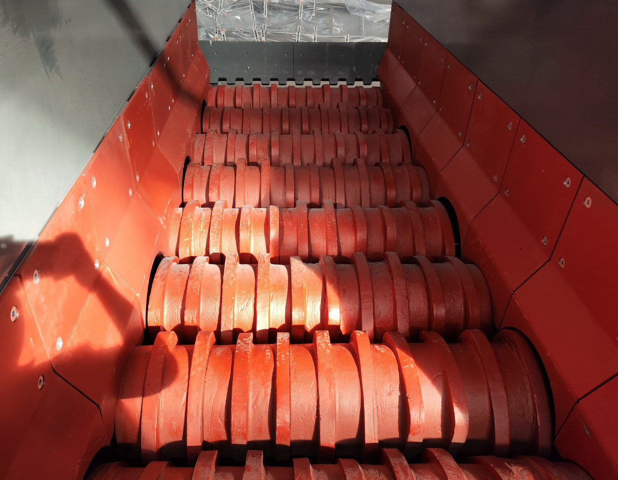 CONSTMACH Hochleistungs-WOBBLER-FEEDER – Die Ideale Lösung für Gleichmäßige und Kontrollierte Materialzufuhr - Banské stroj: obrázok 2 CONSTMACH Hochleistungs-WOBBLER-FEEDER – Die Ideale Lösung für Gleichmäßige und Kontrollierte Materialzufuhr - Banské stroj: obrázok 2