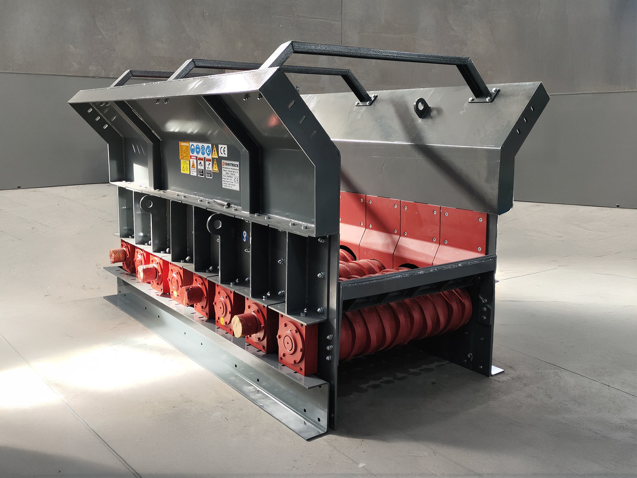 CONSTMACH Hochleistungs-WOBBLER-FEEDER – Die Ideale Lösung für Gleichmäßige und Kontrollierte Materialzufuhr - Banské stroj: obrázok 3 CONSTMACH Hochleistungs-WOBBLER-FEEDER – Die Ideale Lösung für Gleichmäßige und Kontrollierte Materialzufuhr - Banské stroj: obrázok 3