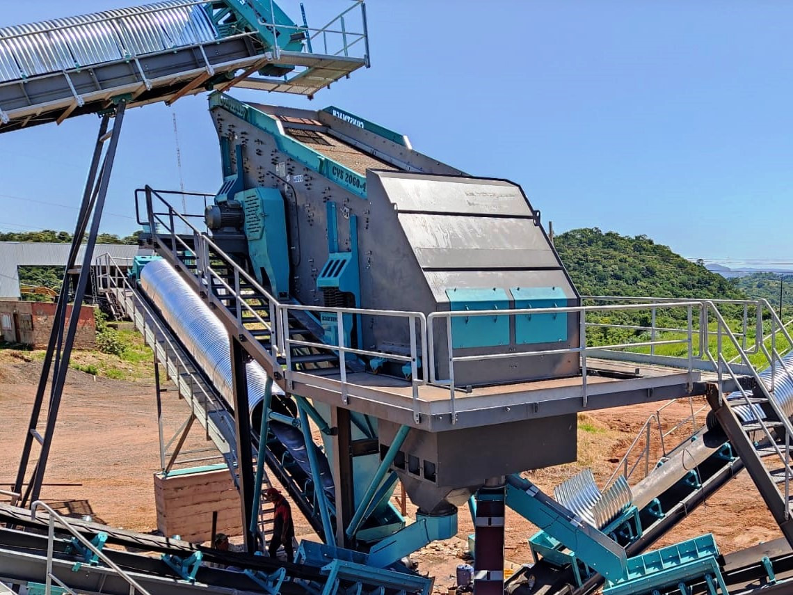 Constmach Schwingsieb Anlagen 70-95 t/h 2-3-4 Stufen 1200x4000 mm - Třídič: obrázok 1 Constmach Schwingsieb Anlagen 70-95 t/h 2-3-4 Stufen 1200x4000 mm - Třídič: obrázok 1