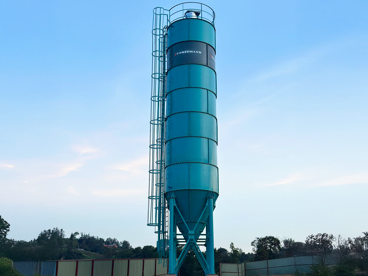 Constmach Silo à Ciment d'une Capacité de 100 Tonnes - Silo na cement: obrázok 2 Constmach Silo à Ciment d'une Capacité de 100 Tonnes - Silo na cement: obrázok 2