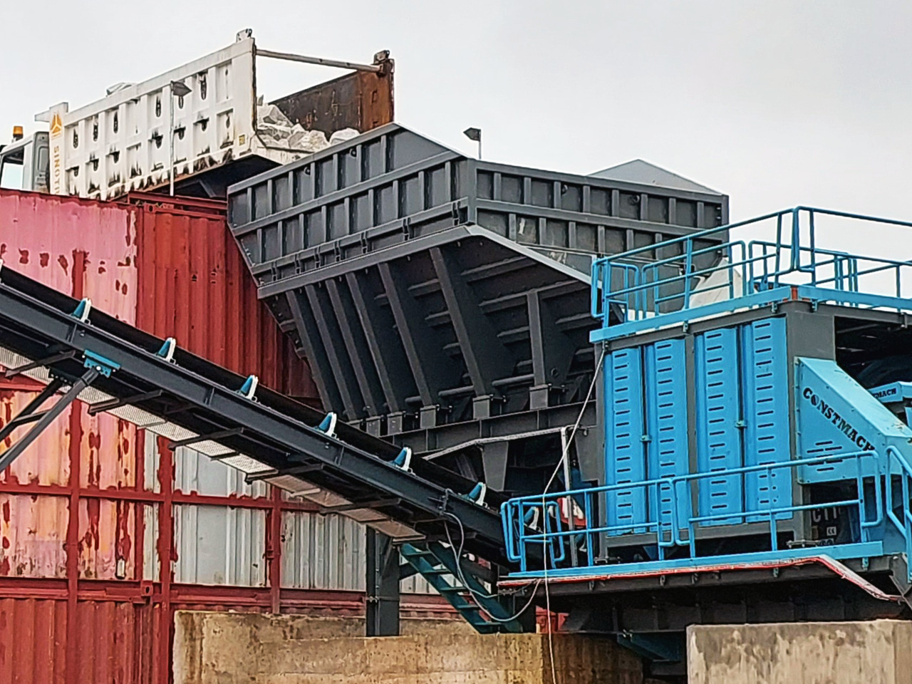 Constmach Vibrating Bunker Feeder In Capacities From 80 To 500 Tons - Banské stroj: obrázok 3 Constmach Vibrating Bunker Feeder In Capacities From 80 To 500 Tons - Banské stroj: obrázok 3
