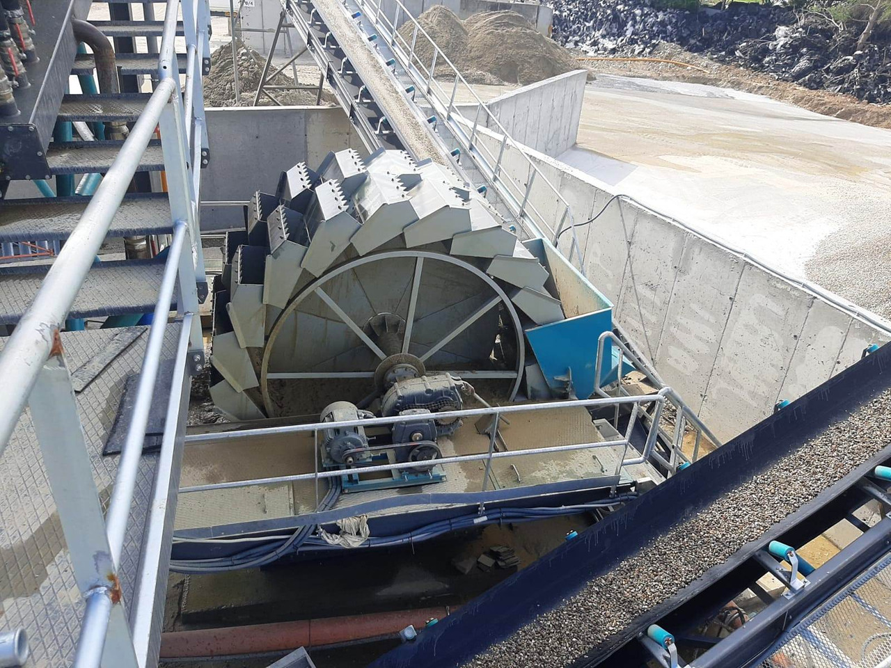 Constmach Wheeled Bucket Sand Washing Machine - Třídič: obrázok 3 Constmach Wheeled Bucket Sand Washing Machine - Třídič: obrázok 3