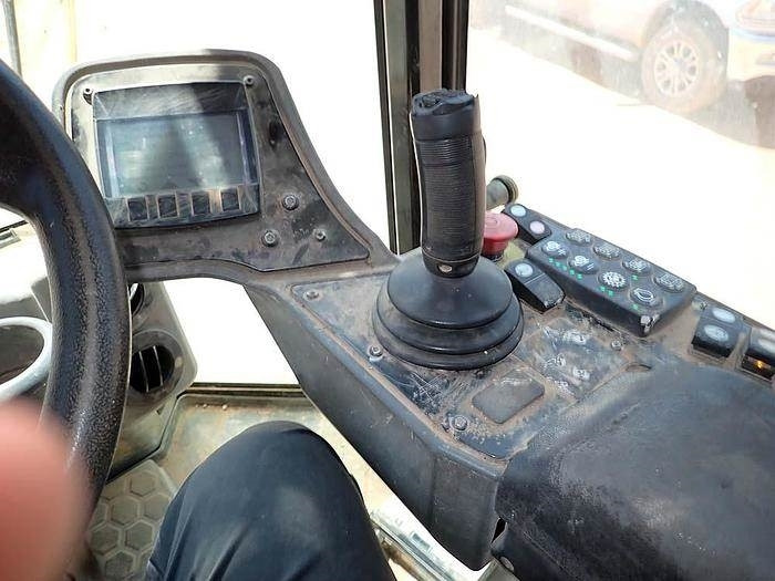 Vibračná doska CAT CS64B: obrázok 19 Vibračná doska CAT CS64B: obrázok 19