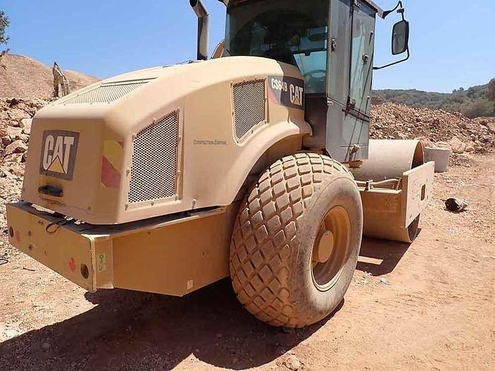 Vibračná doska CAT CS64B: obrázok 11 Vibračná doska CAT CS64B: obrázok 11