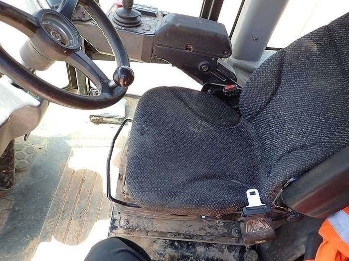 Vibračná doska CAT CS64B: obrázok 16 Vibračná doska CAT CS64B: obrázok 16