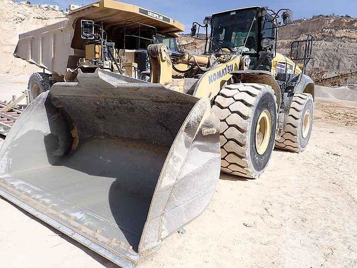 Komatsu WA475 - Kolesový nakladač: obrázok 2 Komatsu WA475 - Kolesový nakladač: obrázok 2