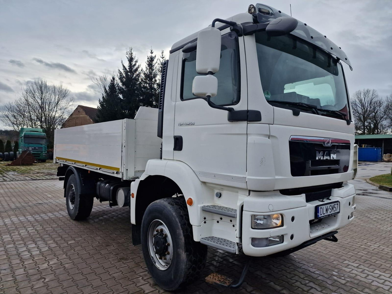 MAN 13.250 - Nákladné auto: obrázok 2 MAN 13.250 - Nákladné auto: obrázok 2