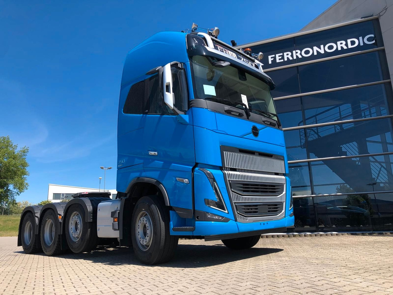 Volvo FH16 750 XL 8x4 Tridem*100T*Kriechgänge*Retarder Volvo FH16 750 XL 8x4 Tridem*100T*Kriechgänge*Retarder - Ťahač: obrázok 1 Volvo FH16 750 XL 8x4 Tridem*100T*Kriechgänge*Retarder Volvo FH16 750 XL 8x4 Tridem*100T*Kriechgänge*Retarder - Ťahač: obrázok 1