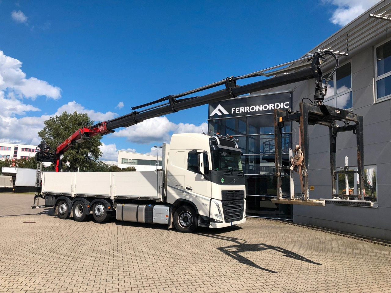 Volvo FH460 8x2 TRIDEM VLA&NLA gelenkt*FASSI F215AS.24 - Valníkový/ Plošinový nákladný automobil, Auto s hydraulickou rukou: obrázok 2 Volvo FH460 8x2 TRIDEM VLA&NLA gelenkt*FASSI F215AS.24 - Valníkový/ Plošinový nákladný automobil, Auto s hydraulickou rukou: obrázok 2