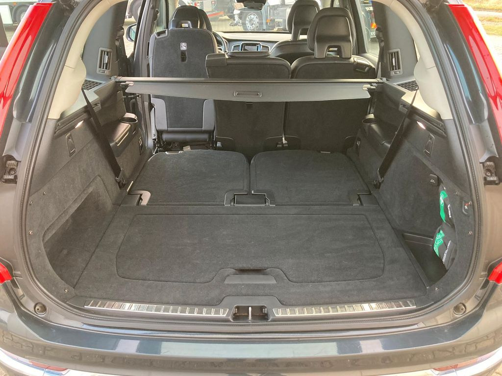 Volvo XC 90 T8 7-Sitzer Inscr. Expr. Recharge AWD Volvo XC 90 T8 7-Sitzer Inscr. Expr. Recharge AWD - SUV: obrázok 5 Volvo XC 90 T8 7-Sitzer Inscr. Expr. Recharge AWD Volvo XC 90 T8 7-Sitzer Inscr. Expr. Recharge AWD - SUV: obrázok 5