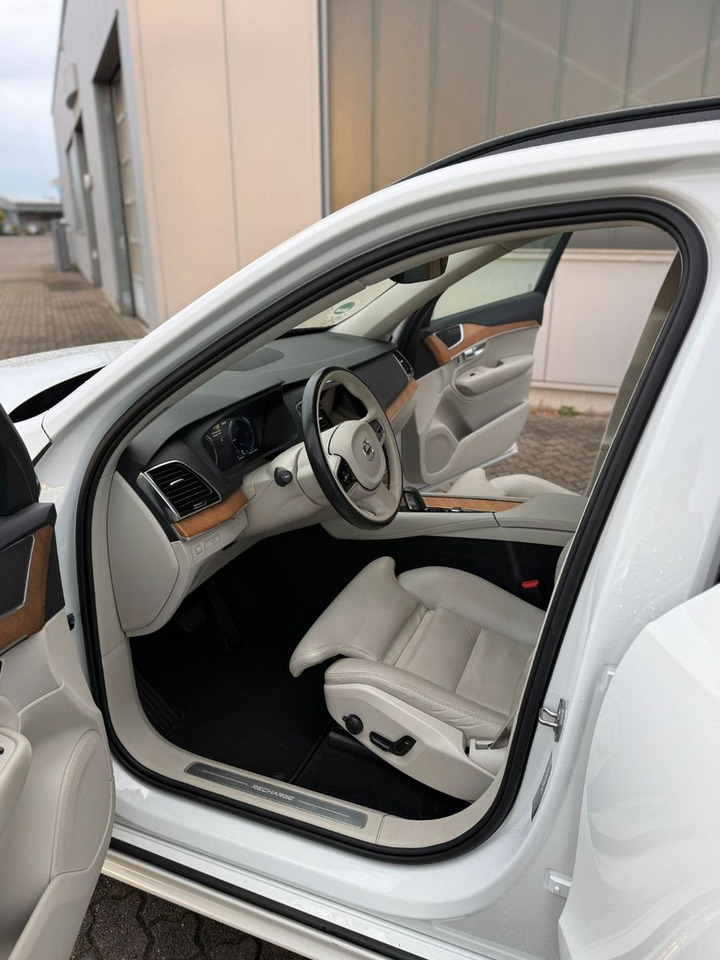 Volvo XC 90 T8 R-Des. Exp. Rech. Pl.-In Hybr. AWD 7-S. - SUV: obrázok 4 Volvo XC 90 T8 R-Des. Exp. Rech. Pl.-In Hybr. AWD 7-S. - SUV: obrázok 4