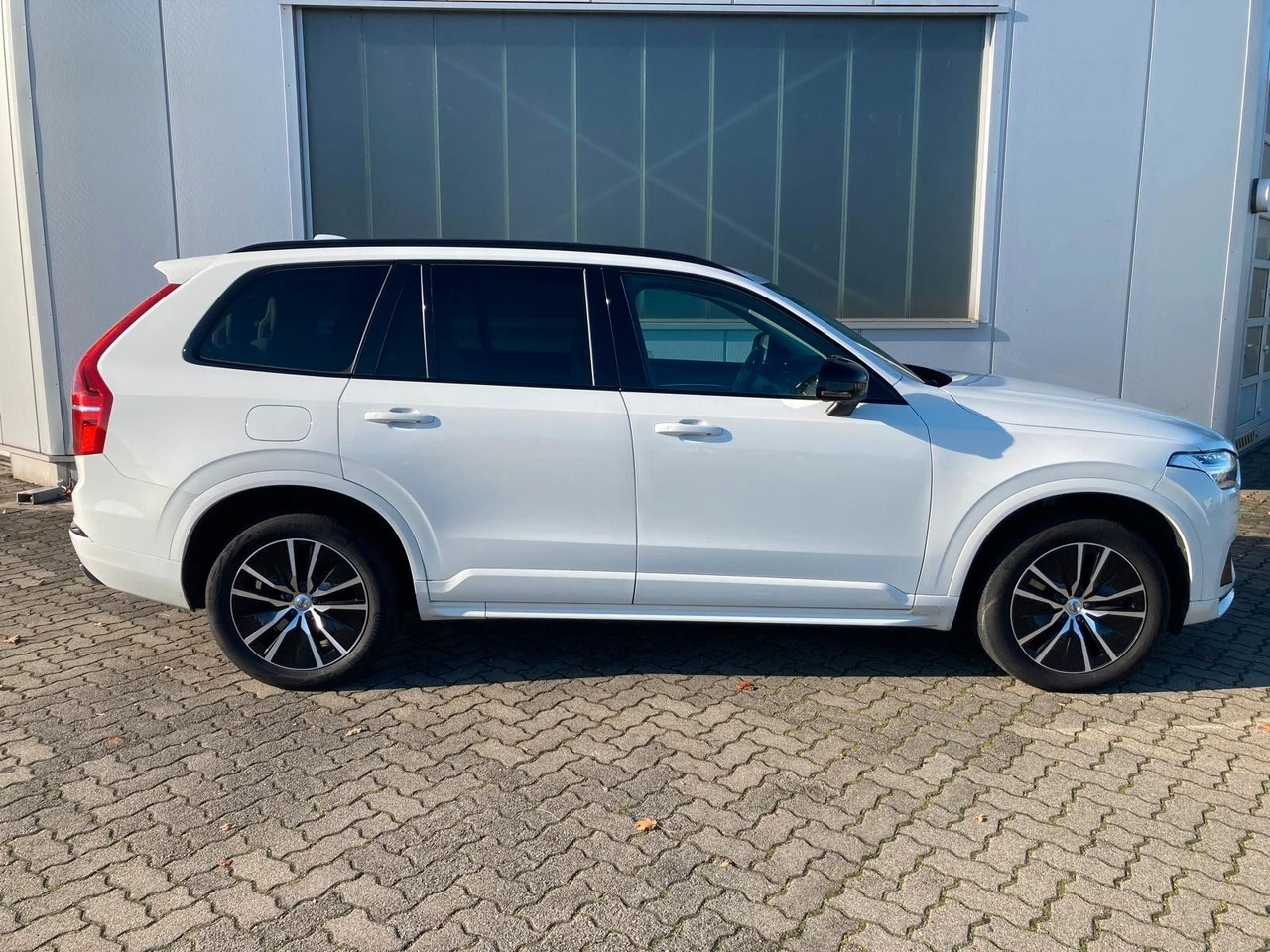 Volvo XC 90 T8 R-Des. Exp. Rech. Pl.-In Hybr. AWD 7-S. - SUV: obrázok 3 Volvo XC 90 T8 R-Des. Exp. Rech. Pl.-In Hybr. AWD 7-S. - SUV: obrázok 3