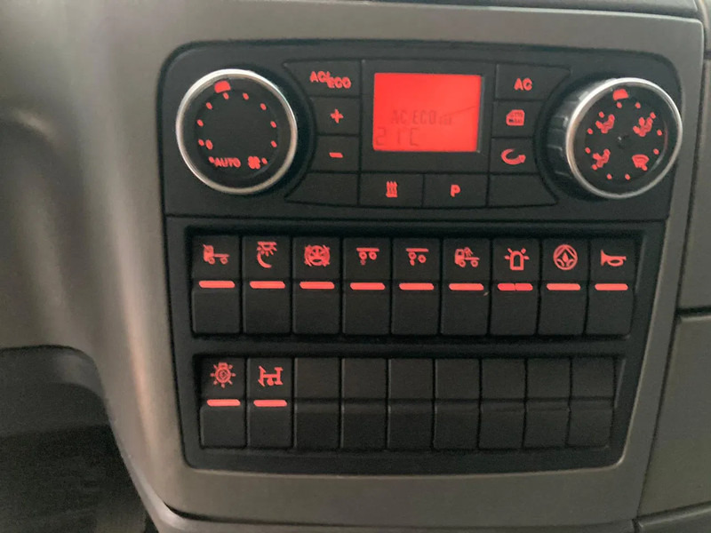 Ťahač MAN TGX 41.540 8x4/4 BLS: obrázok 18