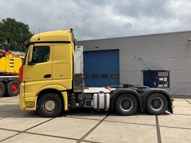 Mercedes-Benz Actros 3351 6x4 - Ťahač: obrázok 2 Mercedes-Benz Actros 3351 6x4 - Ťahač: obrázok 2