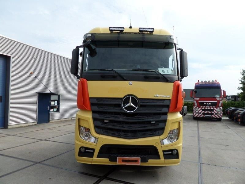 Mercedes-Benz Actros 3351 6x4 - Ťahač: obrázok 2 Mercedes-Benz Actros 3351 6x4 - Ťahač: obrázok 2