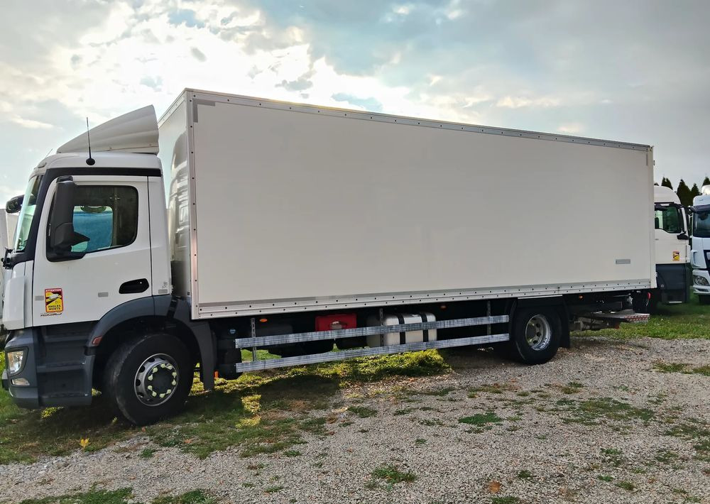 Mercedes-Benz Antos - Chladirenské nákladné vozidlo: obrázok 4 Mercedes-Benz Antos - Chladirenské nákladné vozidlo: obrázok 4
