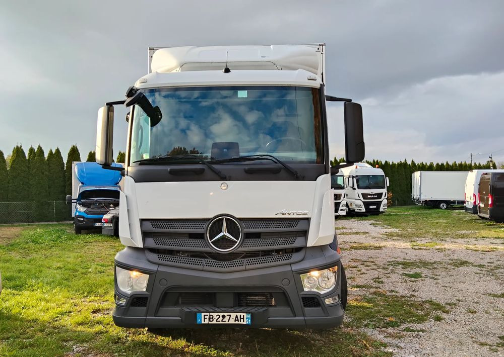 Mercedes-Benz Antos - Chladirenské nákladné vozidlo: obrázok 3 Mercedes-Benz Antos - Chladirenské nákladné vozidlo: obrázok 3