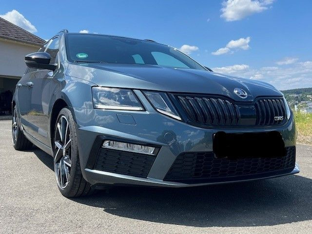 Skoda Octavia Combi RS 4x4 - Automobil: obrázok 2 Skoda Octavia Combi RS 4x4 - Automobil: obrázok 2