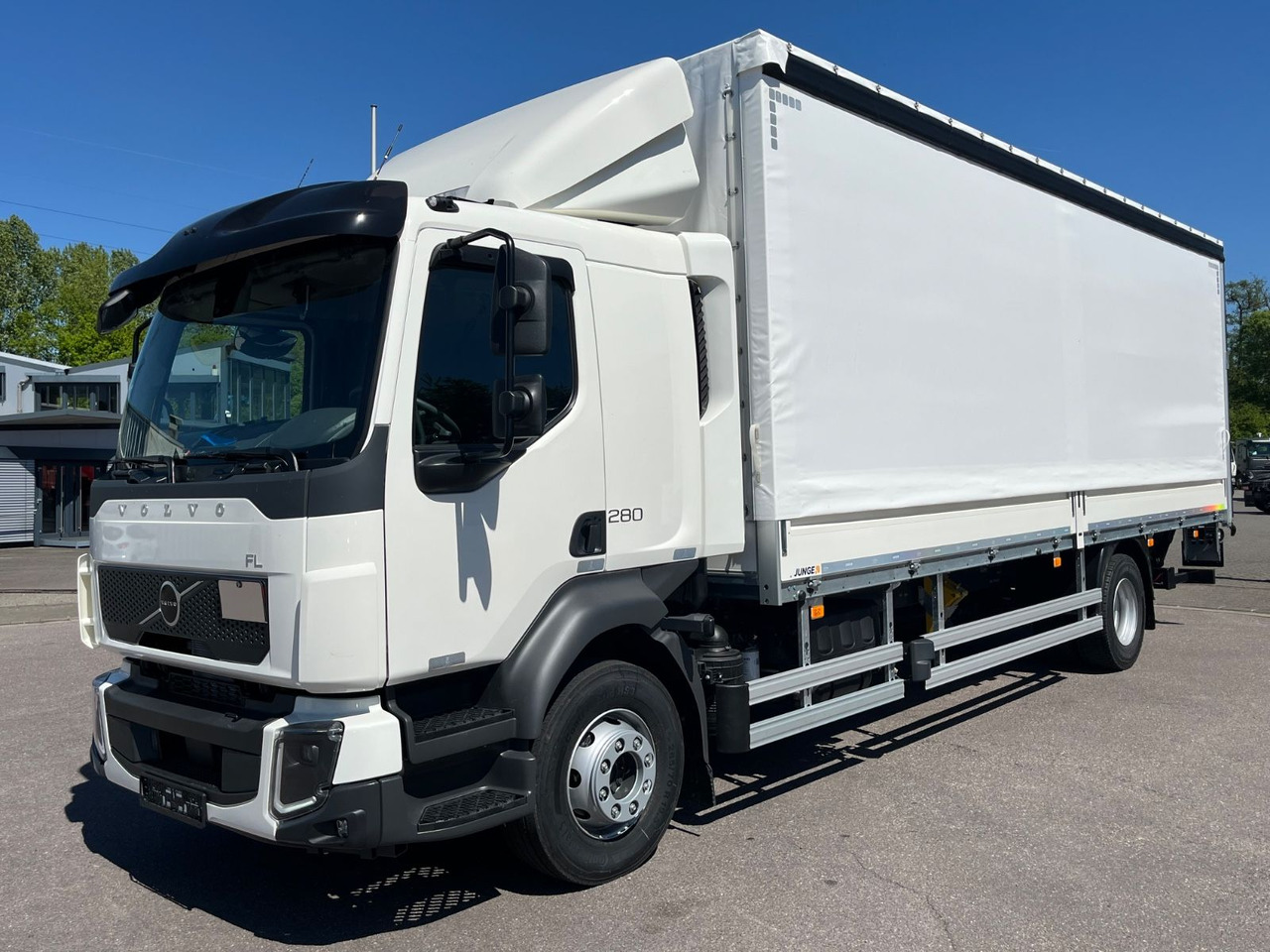 Volvo FL 16.280 Junge Schiebeplane - Plachtové nákladné vozidlo: obrázok 2 Volvo FL 16.280 Junge Schiebeplane - Plachtové nákladné vozidlo: obrázok 2