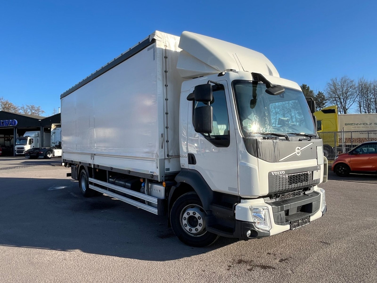 Volvo FL 8.16 Schiebeplane - Miete mögl. - Plachtové nákladné vozidlo: obrázok 3 Volvo FL 8.16 Schiebeplane - Miete mögl. - Plachtové nákladné vozidlo: obrázok 3