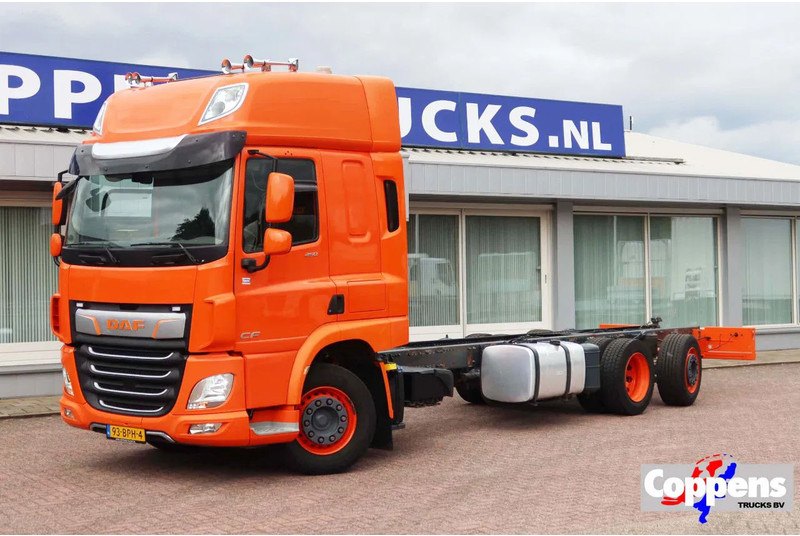 DAF CF 450 Chassis Cabine Slaap Cabine 2x Bed - Podvozek s kabinou: obrázok 1 DAF CF 450 Chassis Cabine Slaap Cabine 2x Bed - Podvozek s kabinou: obrázok 1