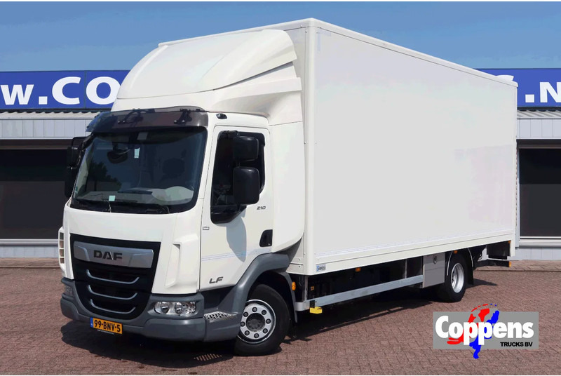DAF LF 210 Bakwagen + Dhollandia klep 1500 kg - Skříňový nákladní auto: obrázok 1 DAF LF 210 Bakwagen + Dhollandia klep 1500 kg - Skříňový nákladní auto: obrázok 1