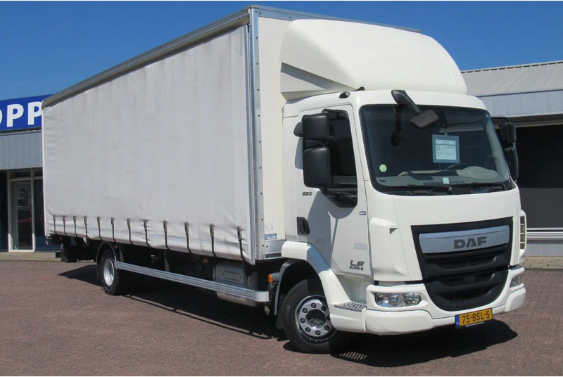 DAF LF 250 250 bak + klep + schuifzeil E6 - Plachtové nákladné vozidlo: obrázok 2 DAF LF 250 250 bak + klep + schuifzeil E6 - Plachtové nákladné vozidlo: obrázok 2