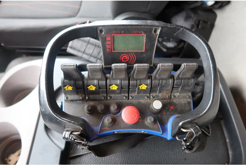 Auto s hydraulickou rukou DAF LF 260 Openwagen+ Kraan Fassi F85 B023+ Radio controle: obrázok 9