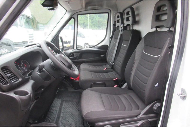Iveco Daily 35C16 Bak+Klep Palfinger - Dodávka skriňová nadstavba: obrázok 4 Iveco Daily 35C16 Bak+Klep Palfinger - Dodávka skriňová nadstavba: obrázok 4