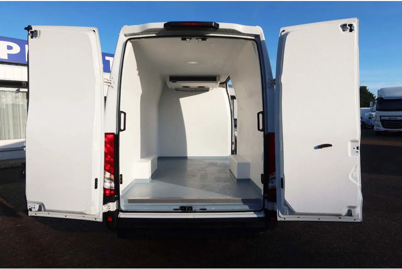 Iveco Daily 35S16 Koel/Vries L2/H2 Carrier Xarios 350 Koel/Vries/Verwarmen + nachtaansluiting 220 volt - Chladiarenská dodávka: obrázok 4 Iveco Daily 35S16 Koel/Vries L2/H2 Carrier Xarios 350 Koel/Vries/Verwarmen + nachtaansluiting 220 volt - Chladiarenská dodávka: obrázok 4