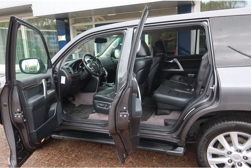 Toyota Land Cruiser V8 200 V8. 4.5D Executive. 7 Persoons. Luchtvering. Marge voertuig - Automobil: obrázok 3 Toyota Land Cruiser V8 200 V8. 4.5D Executive. 7 Persoons. Luchtvering. Marge voertuig - Automobil: obrázok 3